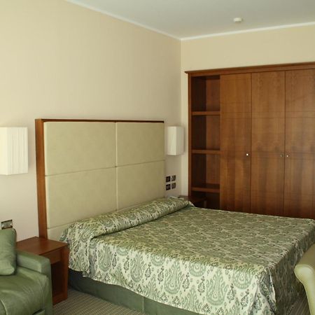 Hotel Villaggio Club Altalia Brancaleone ภายนอก รูปภาพ