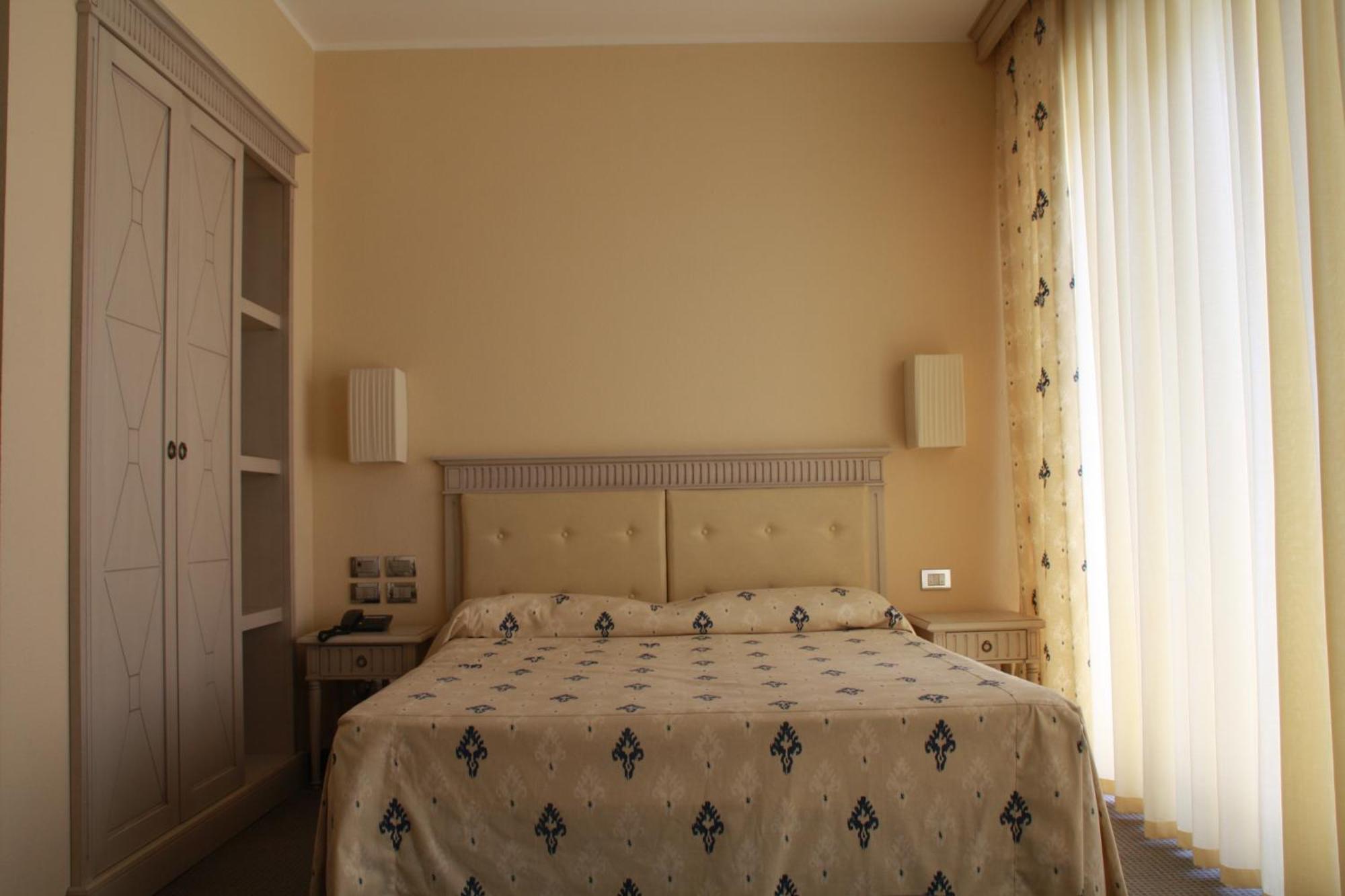 Hotel Villaggio Club Altalia Brancaleone ภายนอก รูปภาพ