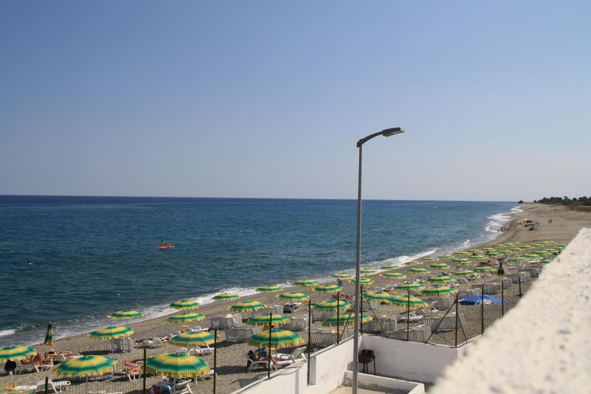 Hotel Villaggio Club Altalia Brancaleone ภายนอก รูปภาพ