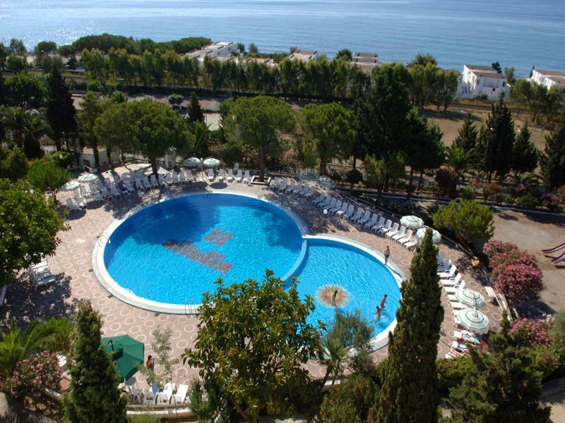 Hotel Villaggio Club Altalia Brancaleone ภายนอก รูปภาพ