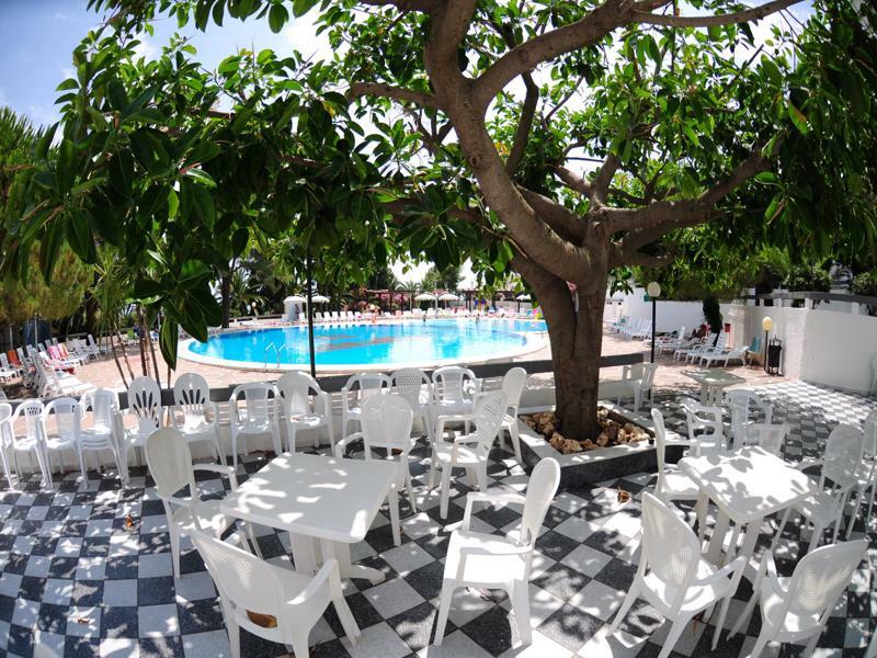 Hotel Villaggio Club Altalia Brancaleone ภายนอก รูปภาพ
